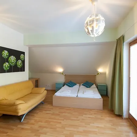 Гостевой дом Hotel Garni Pod Skalkou 3*