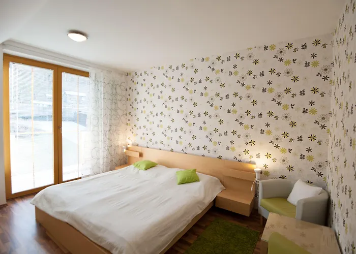 Gasthof Garni Pod Skalkou 3*